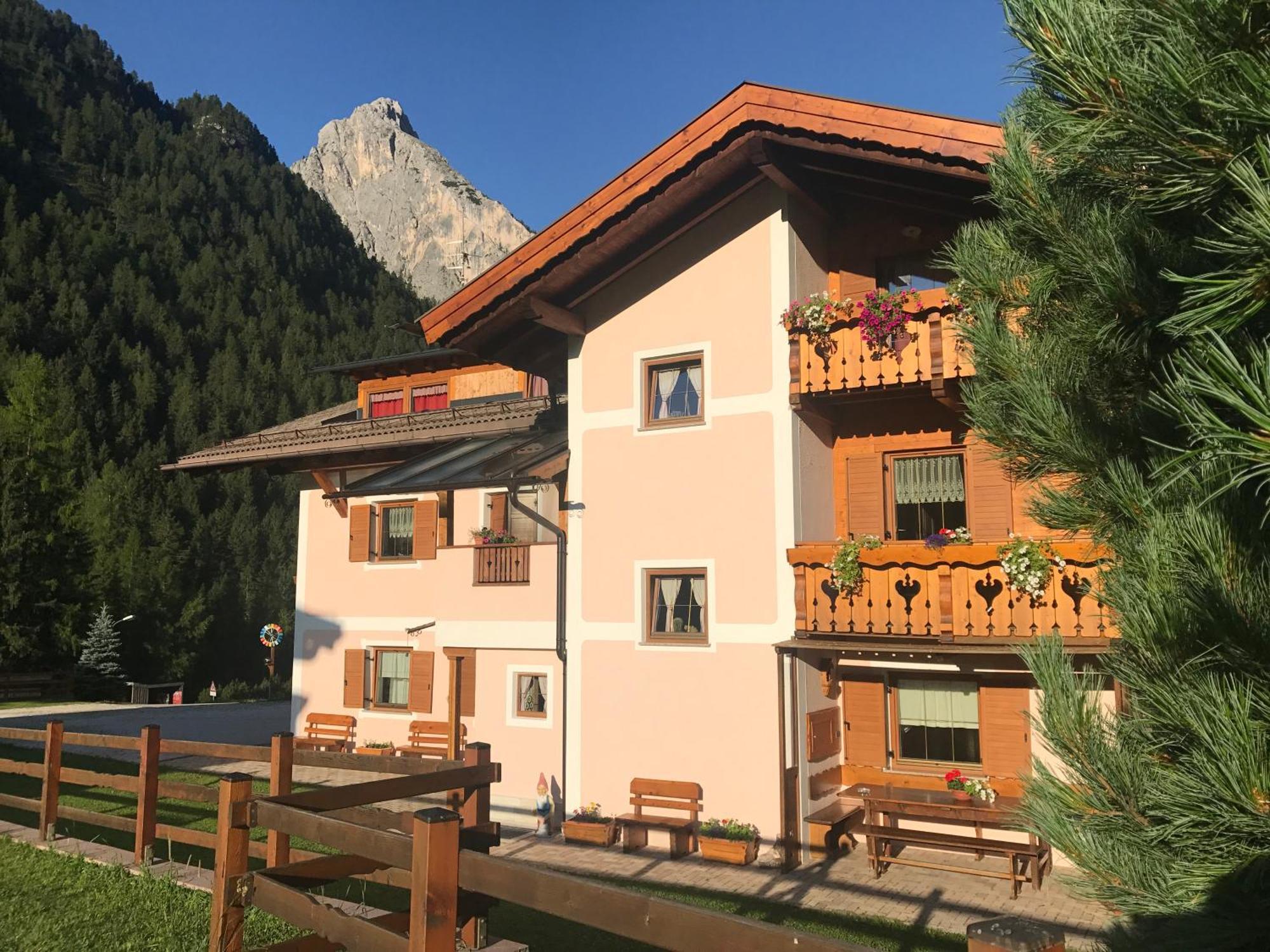 Cesa Mandi E Miky Apartman Canazei Kültér fotó