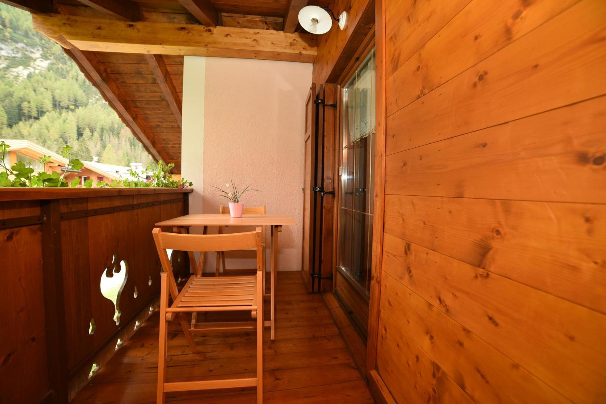 Cesa Mandi E Miky Apartman Canazei Kültér fotó